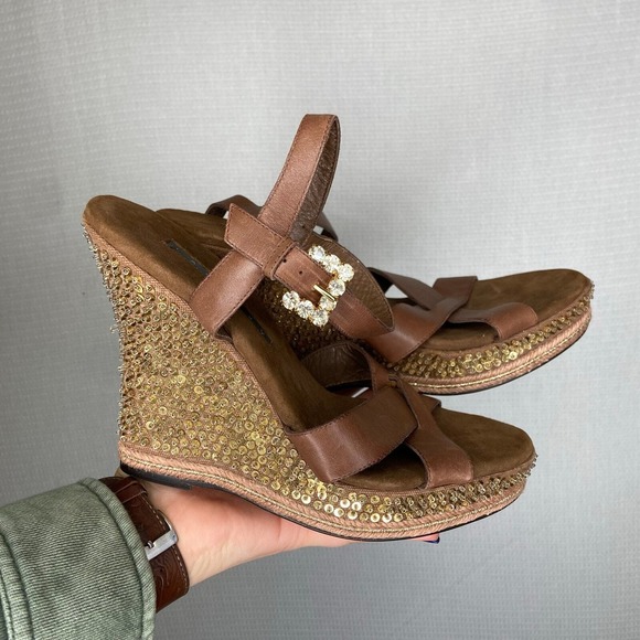 Chinese Laundry Shoes - Laundry Size 9.5 Embellished Wedge Sandals Brown Leather Rhinestone Buckle Strap